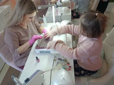 Galeria „Wyjście do Studia Urody GlamLook w Dobrej” — zdjęcie 3.