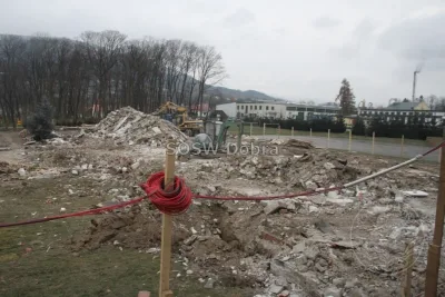 Fotograficzna kronika rozbudowy Specjalnego Ośrodka Szkolno-Wychowawczego w Dobrej w latach 2014–2018 – od rozbiórki starej części, przez kolejne etapy budowy, po gotowe sale i pracownie — zdjęcie 7.