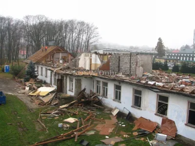 Fotograficzna kronika rozbudowy Specjalnego Ośrodka Szkolno-Wychowawczego w Dobrej w latach 2014–2018 – od rozbiórki starej części, przez kolejne etapy budowy, po gotowe sale i pracownie — zdjęcie 46.