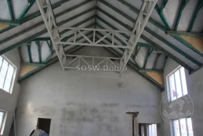 Fotograficzna kronika rozbudowy Specjalnego Ośrodka Szkolno-Wychowawczego w Dobrej w latach 2014–2018 – od rozbiórki starej części, przez kolejne etapy budowy, po gotowe sale i pracownie — zdjęcie 30.