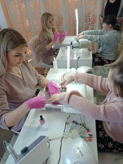 Galeria „Wyjście do Studia Urody GlamLook w Dobrej” — zdjęcie 21.