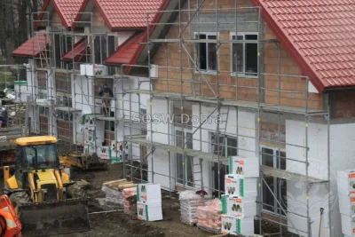 Fotograficzna kronika rozbudowy Specjalnego Ośrodka Szkolno-Wychowawczego w Dobrej w latach 2014–2018 – od rozbiórki starej części, przez kolejne etapy budowy, po gotowe sale i pracownie — zdjęcie 29.