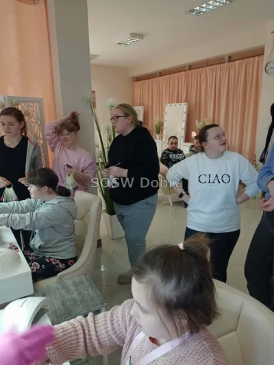 Galeria „Wyjście do Studia Urody GlamLook w Dobrej” — zdjęcie 13.