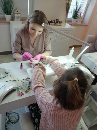 Galeria „Wyjście do Studia Urody GlamLook w Dobrej” — zdjęcie 16.