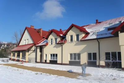 Fotograficzna kronika rozbudowy Specjalnego Ośrodka Szkolno-Wychowawczego w Dobrej w latach 2014–2018 – od rozbiórki starej części, przez kolejne etapy budowy, po gotowe sale i pracownie — zdjęcie 44.