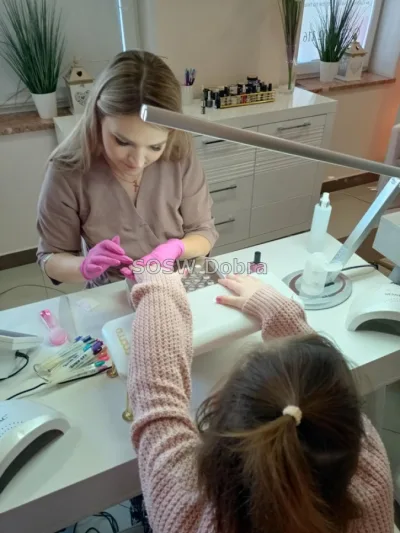 Galeria „Wyjście do Studia Urody GlamLook w Dobrej” — zdjęcie 24.