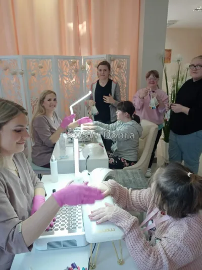 Galeria „Wyjście do Studia Urody GlamLook w Dobrej” — zdjęcie 28.