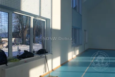 Fotograficzna kronika rozbudowy Specjalnego Ośrodka Szkolno-Wychowawczego w Dobrej w latach 2014–2018 – od rozbiórki starej części, przez kolejne etapy budowy, po gotowe sale i pracownie — zdjęcie 45.